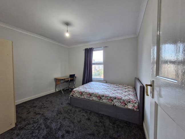Double room in Luton Main Photo