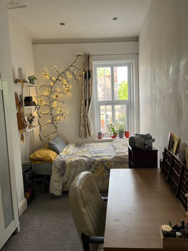 Double Room on Burton Road 🏡 Main Photo