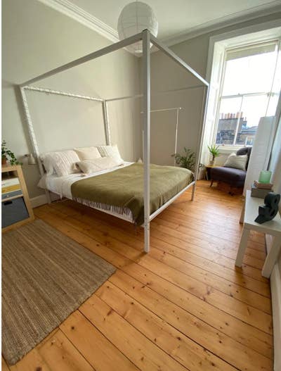 Large Room in 2 bed leith Flat Main Photo