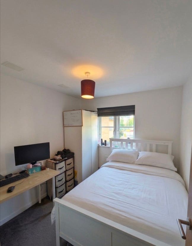 Double Room with Great Shared Living Space Main Photo
