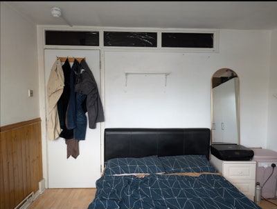 Double Room near Stratford Center Main Photo