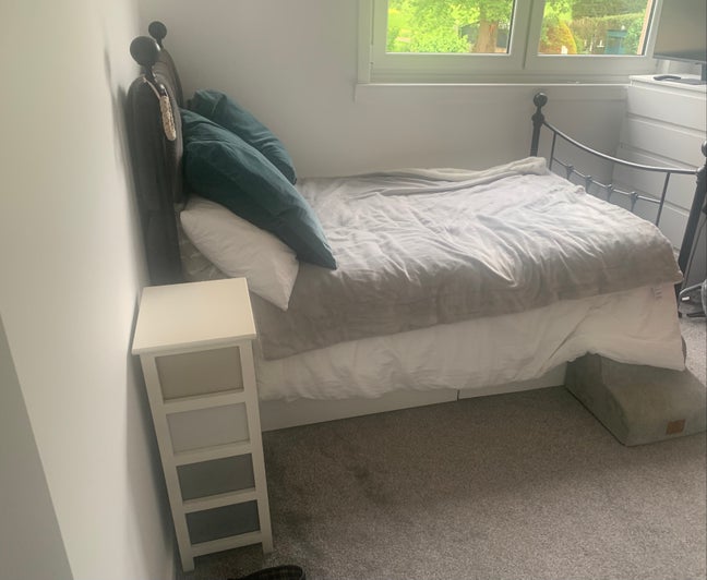 Room available in Currie Main Photo