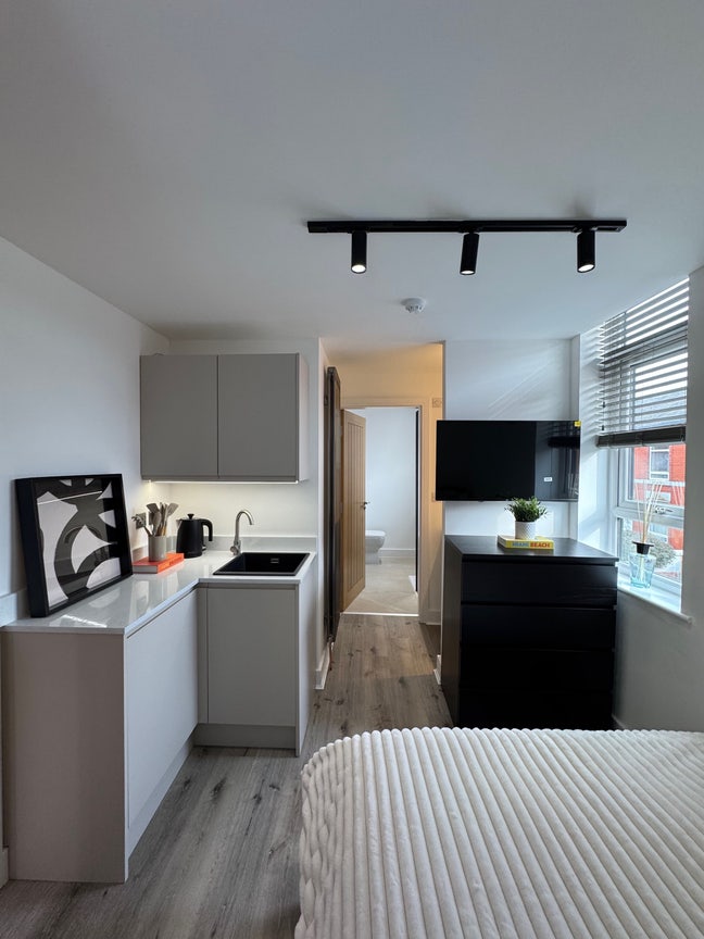 Brand New Luxury Ensuite Rooms All Bills Included Main Photo