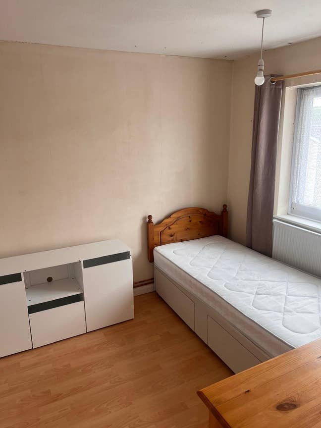 Large En-Suite Room | Zero Deposit | All Bills Inc Main Photo