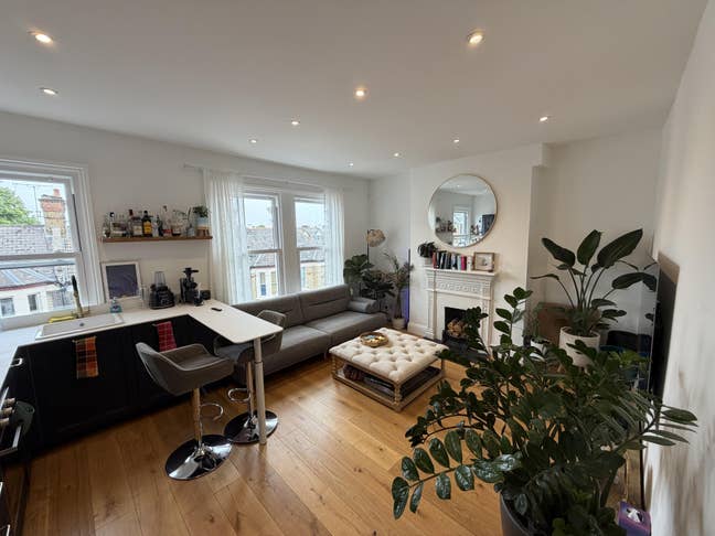 Cozy home in the middle of Clapham Main Photo