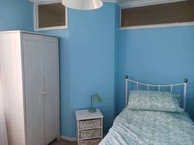 Single room for female only houseshare Trowbridge Main Photo
