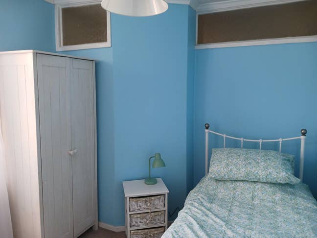 Single room for female only houseshare Trowbridge Main Photo