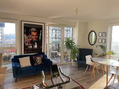 Cozy room in friendly flat, W12 – Bills & WiFI inc Main Photo