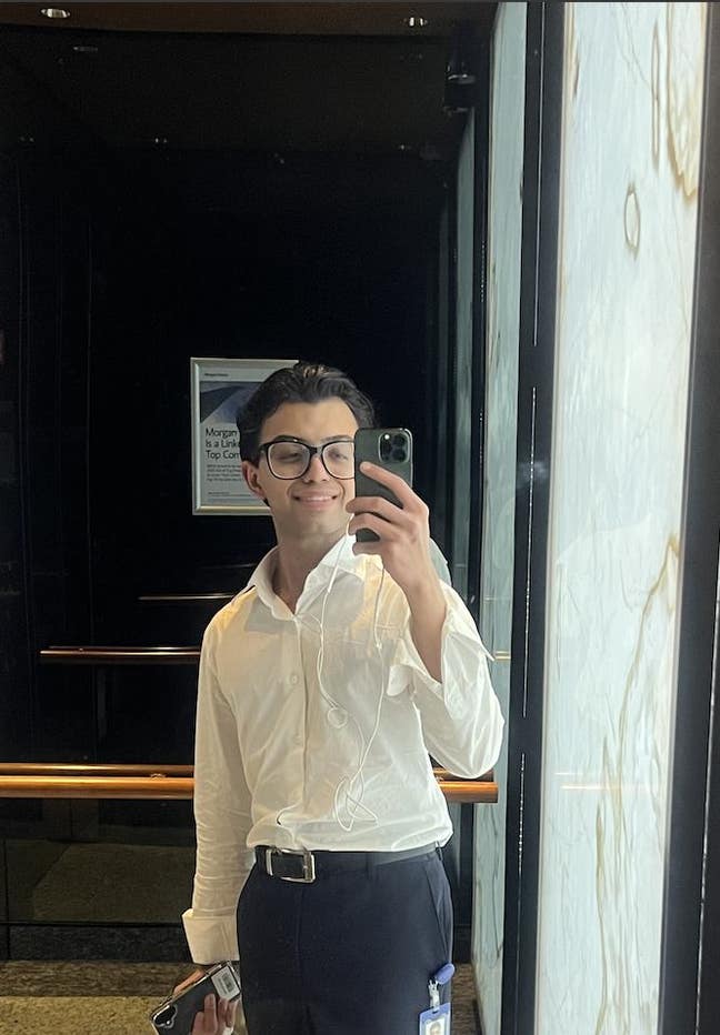 22yo Investment Banker Seeks Clean Flatshare in W2 Main Photo