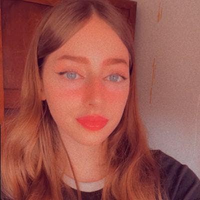 23 year old Female seeks a single or double room Main Photo