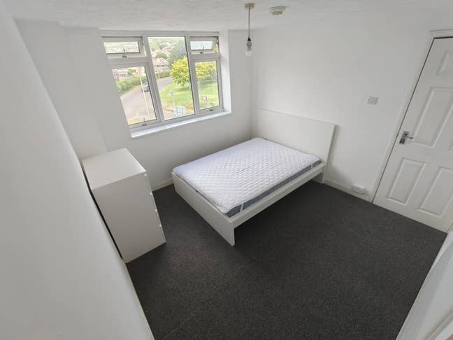 Good sized room, great locat WiFi & cleaner! Main Photo