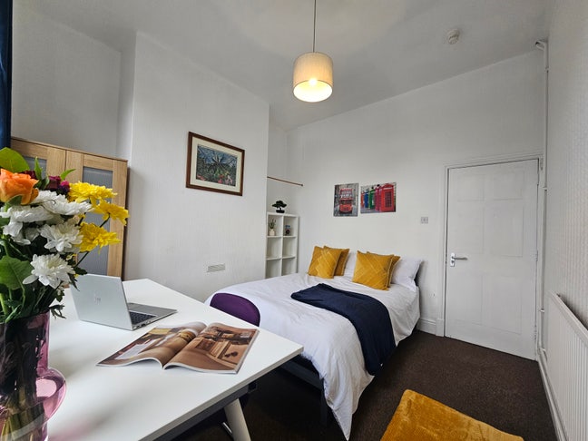 Stunning Spacious Double Room inc. WiFi/Bills! Main Photo