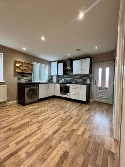 1-Bedroom Flat to Rent – Slough (SL1 3HW) Main Photo