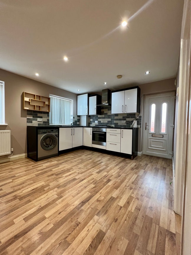 1-Bedroom Flat to Rent – Slough (SL1) Main Photo