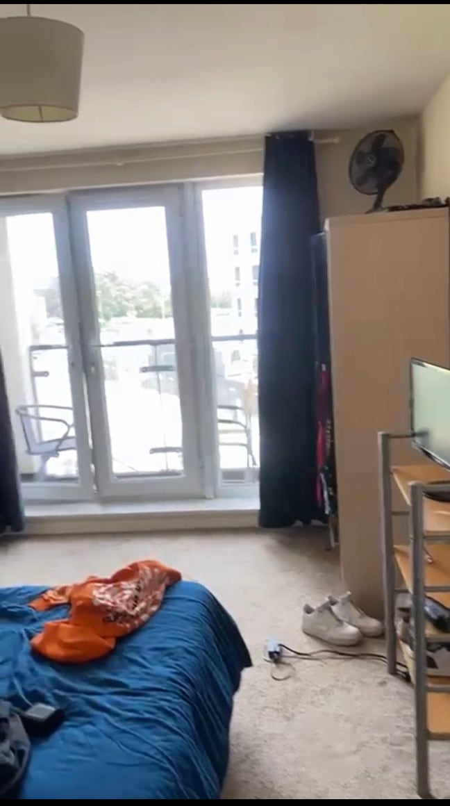 Double room. Close to Aldi  Main Photo