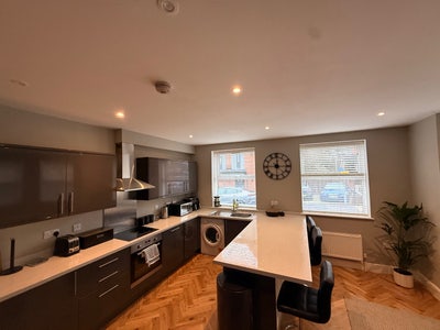 Double Room to Rent in 2- Bed Ground Floor Flat  Main Photo