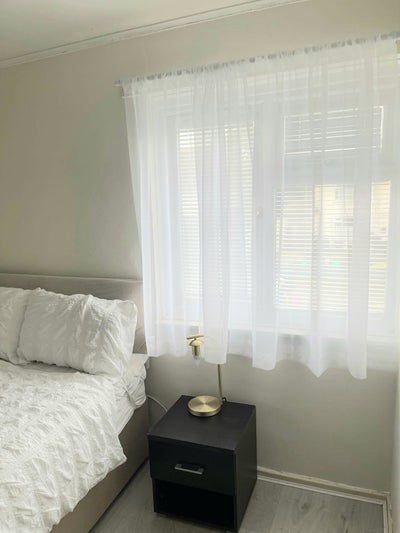 Spacious Double Room in Friendly Female House Main Photo