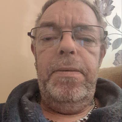 Professional Male seeks a single or double room Main Photo