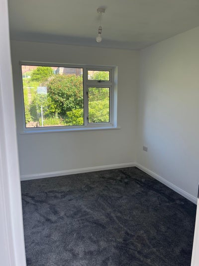 Rooms available - newly refurbished house Main Photo