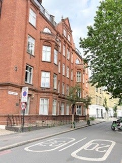 Central, quiet, modern, convenient flat - Vauxhall Main Photo