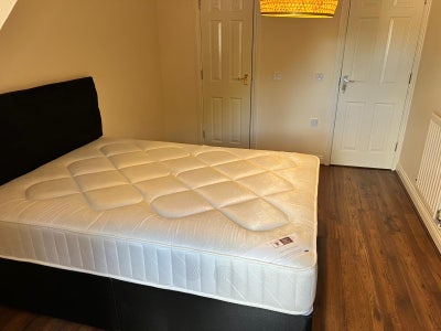Double Ensuite Room - North Swindon - Main Photo