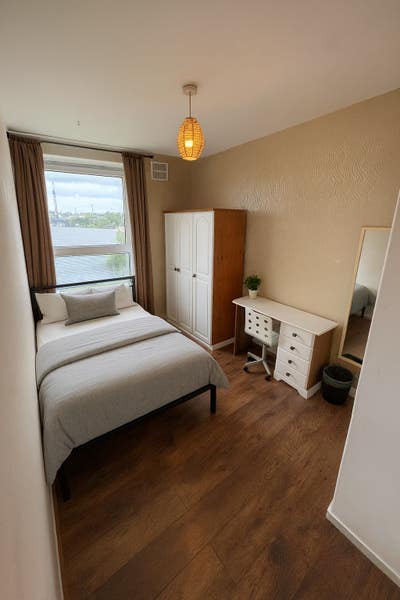 Next to Mile End | Two Cosy Double Rooms!! Main Photo