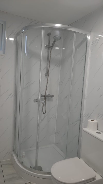 1 large Bedroom property  Main Photo