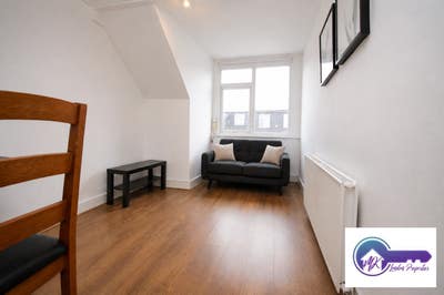 Top Floor Flat in Kilburn NW6 Main Photo