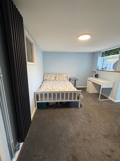 Large Double En-Suit- Looking for a roommate 🧚🏼‍♂️ Main Photo