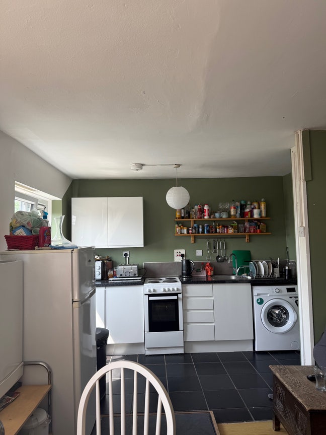 Double room in north West London Main Photo