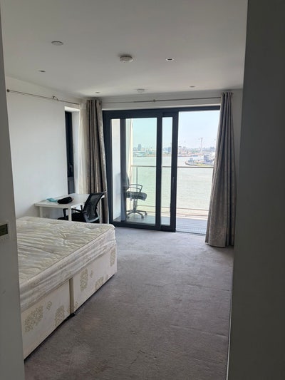 Stunning En suite and a cosy double available now  Main Photo