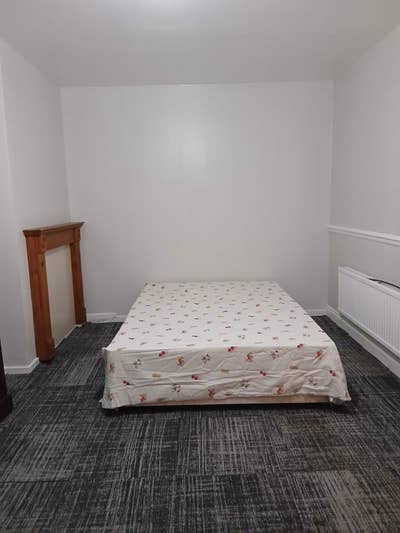 Single & Double Rooms Available | RM10 7XJ Main Photo