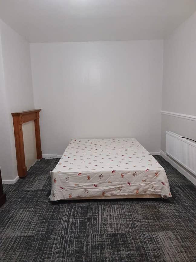Single & Double Rooms Available | RM10 7XJ Main Photo