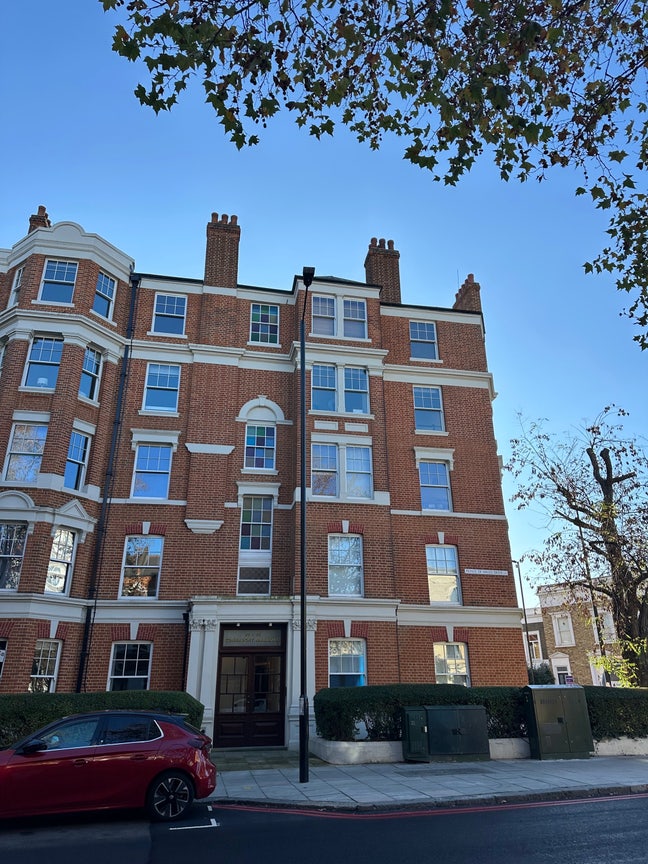 Double Room in Battersea Main Photo