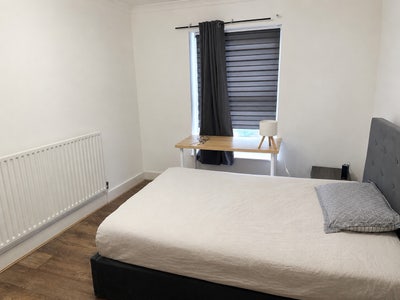 Spacious Double Room near Canary Wharf Main Photo