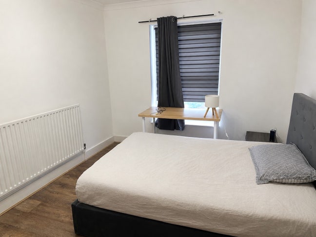 Spacious Double Room near Canary Wharf Main Photo