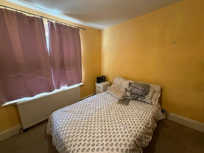 Double room near town centre  Main Photo