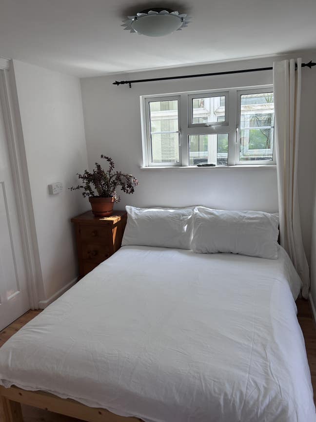 Double Room  with Adjoining Studio/ Office  Main Photo