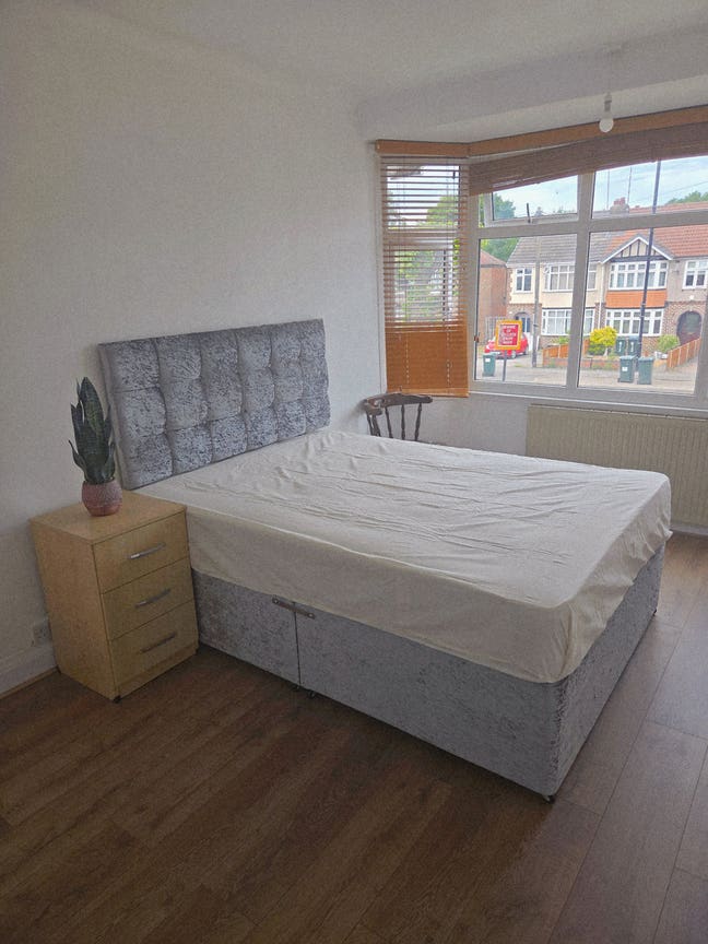 Double Room Available Immediately in Fantastic Loc Main Photo