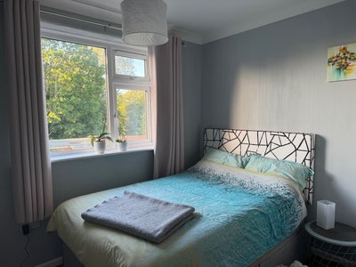 Cosy double room available now Main Photo