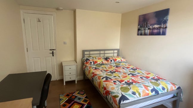Fab Double Room,  friendly house, all bills Main Photo