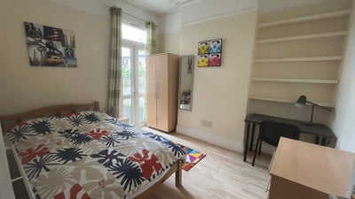 Double room, fab houseshare, bills, low deposit Main Photo