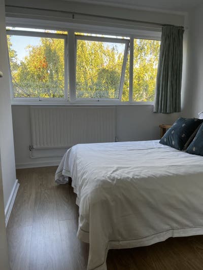Bright Double Room with Garden and Bills Included  Main Photo