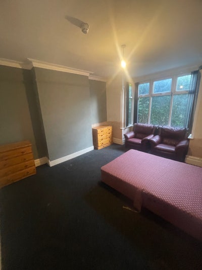 Room to rent Main Photo