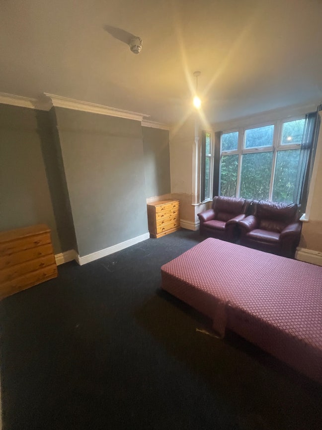 Room to rent Main Photo