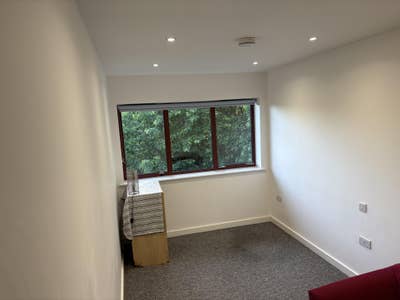 Double Room with Private Bathroom & Share Main Photo