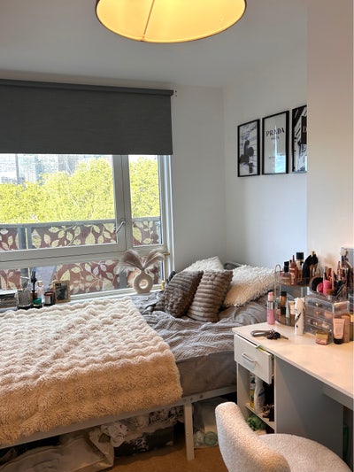 Double room in Canada Water  Main Photo