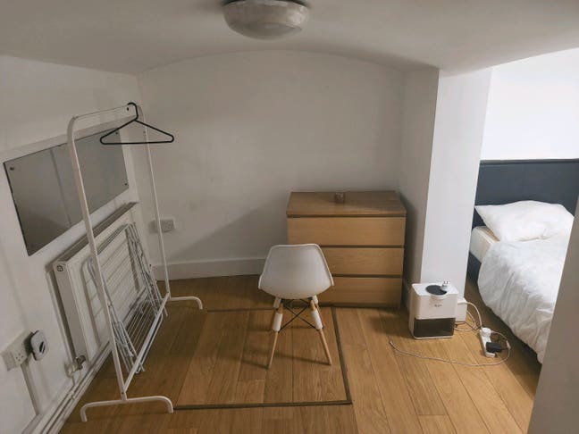 Double Bedroom in Kensington Only 3 Months  Main Photo