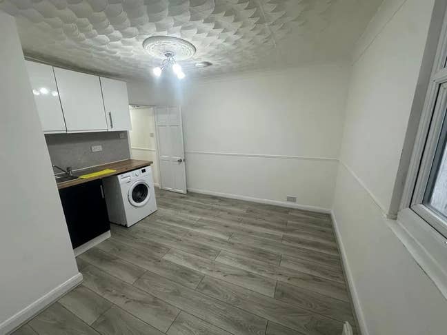 One Bedroom Flat to Rent Enfield EN3 Main Photo