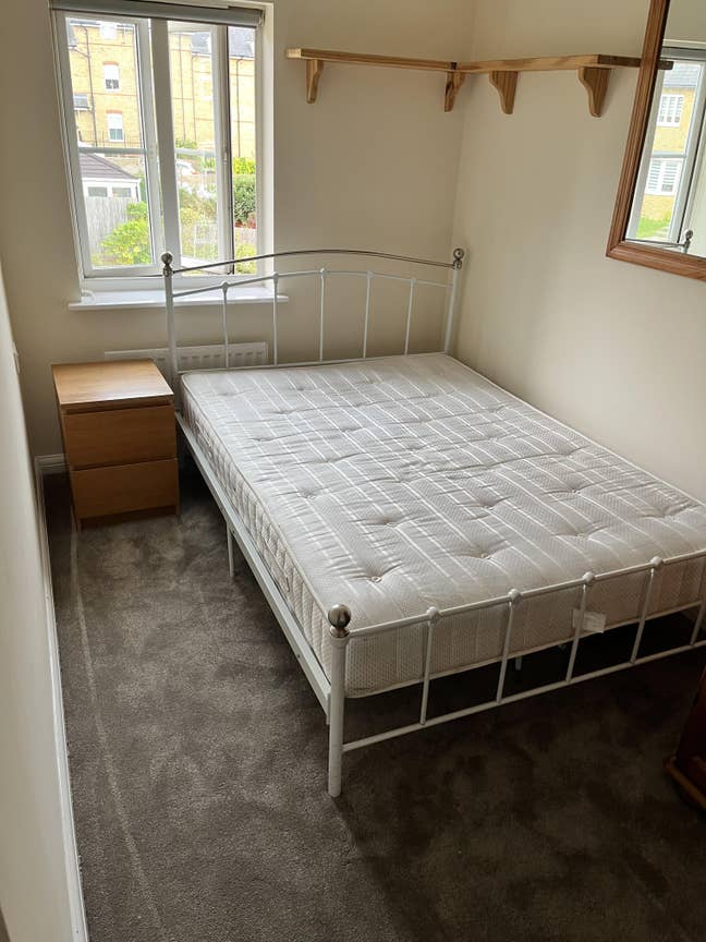 Double room in modern house Main Photo